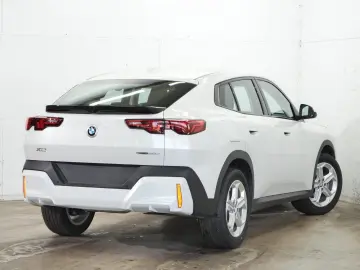 BMW X2 sDrive20d    AHK Keyless adapt.LED