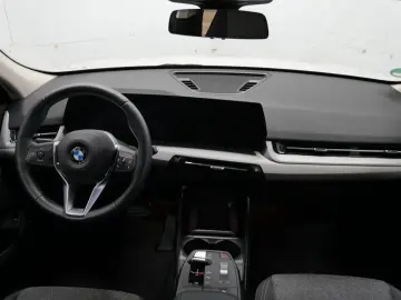 BMW X2 sDrive20d    AHK Keyless adapt.LED