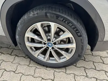 BMW X3 xDrive30e  Head-Up HiFi DAB WLAN Komfortzg.