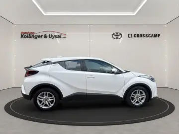 TOYOTA C-HR Hybrid Flow
