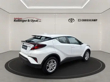 TOYOTA C-HR Hybrid Flow