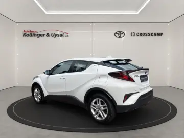 TOYOTA C-HR Hybrid Flow