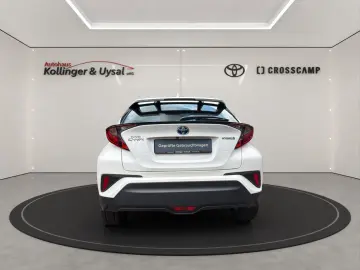 TOYOTA C-HR Hybrid Flow