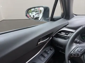 TOYOTA C-HR Hybrid Flow