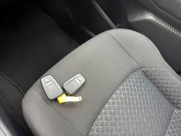 TOYOTA C-HR Hybrid Flow