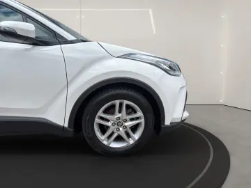 TOYOTA C-HR Hybrid Flow
