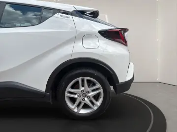 TOYOTA C-HR Hybrid Flow