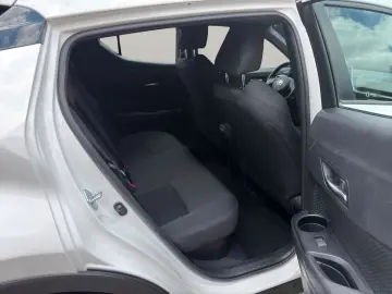TOYOTA C-HR Hybrid Flow