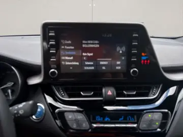 TOYOTA C-HR Hybrid Flow