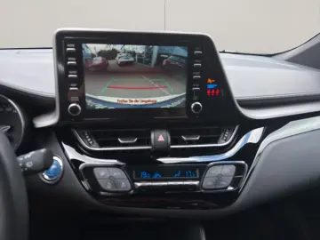 TOYOTA C-HR Hybrid Flow