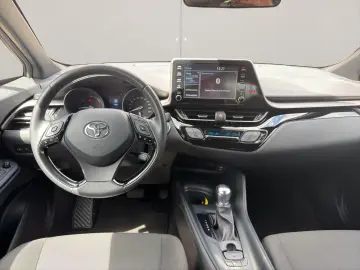 TOYOTA C-HR Hybrid Flow