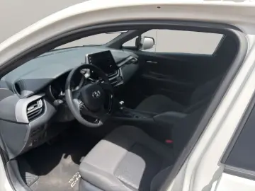 TOYOTA C-HR Hybrid Flow