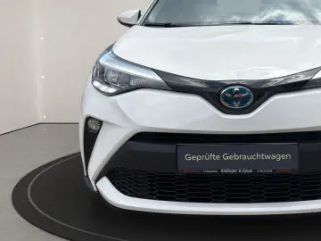TOYOTA C-HR Hybrid Flow