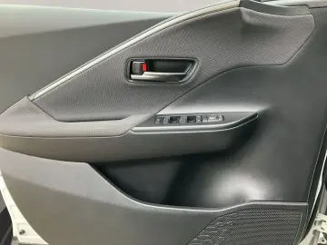TOYOTA C-HR Hybrid FWD Teamplayer