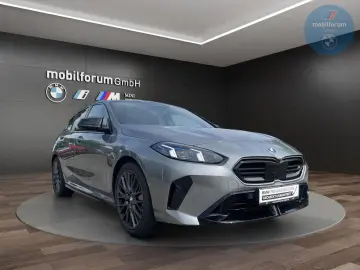 BMW M135 i xDrive ACC 19 Zoll H K HUD 360Kamera