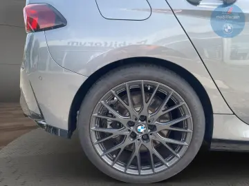 BMW M135 i xDrive ACC 19 Zoll H K HUD 360Kamera