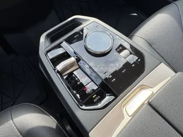 BMW iX xDrive40 DA-Pro PA-Plus LASER H&K Keyless