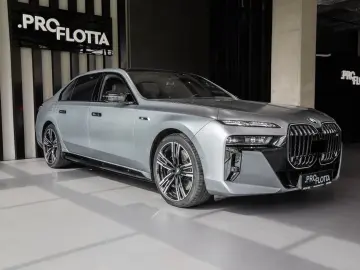 BMW M760 7 M760 e xDrive