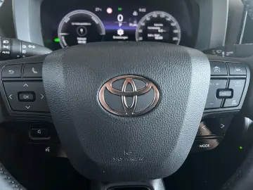 TOYOTA C-HR 1.8 Hybrid Team D  LED el. Heck SHZ CAM ACC