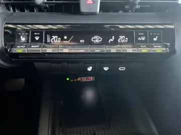 TOYOTA C-HR 1.8 Hybrid Team D  LED el. Heck SHZ CAM ACC