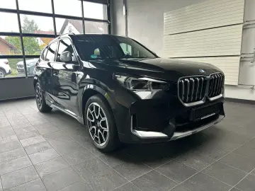 BMW iX1 30 xDrive xLine Leder_Pano_HarmanKard_Headup