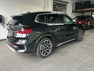 BMW iX1 30 xDrive xLine Leder_Pano_HarmanKard_Headup