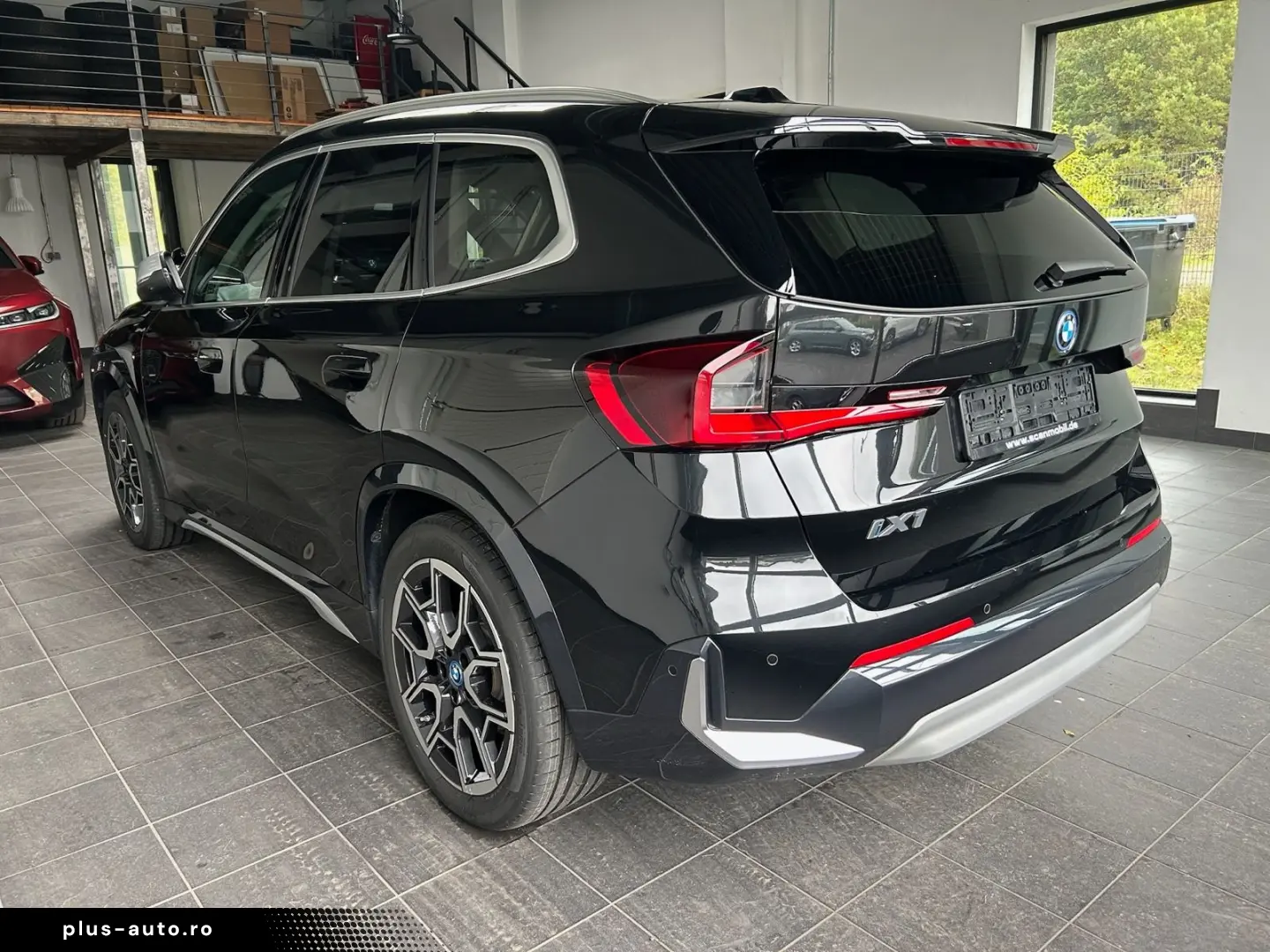 BMW iX1 2023 — imagine 6