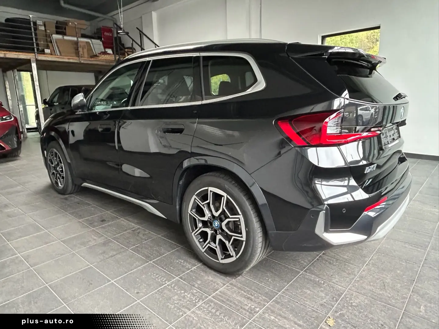 BMW iX1 2023 — imagine 7