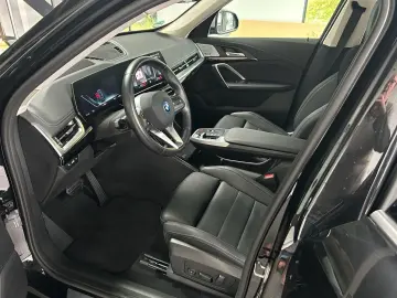 BMW iX1 30 xDrive xLine Leder_Pano_HarmanKard_Headup