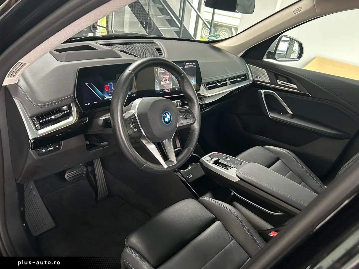 BMW iX1 2023 — imagine 10