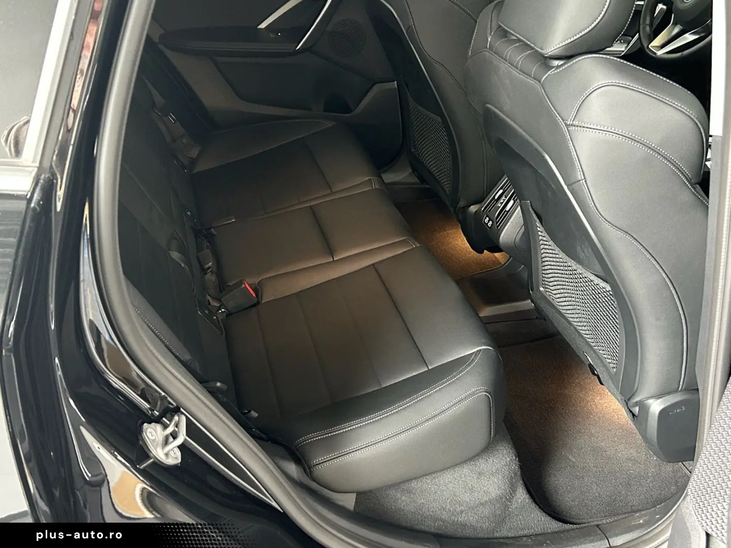 BMW iX1 2023 — imagine 12