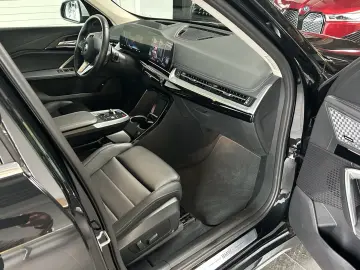 BMW iX1 30 xDrive xLine Leder_Pano_HarmanKard_Headup