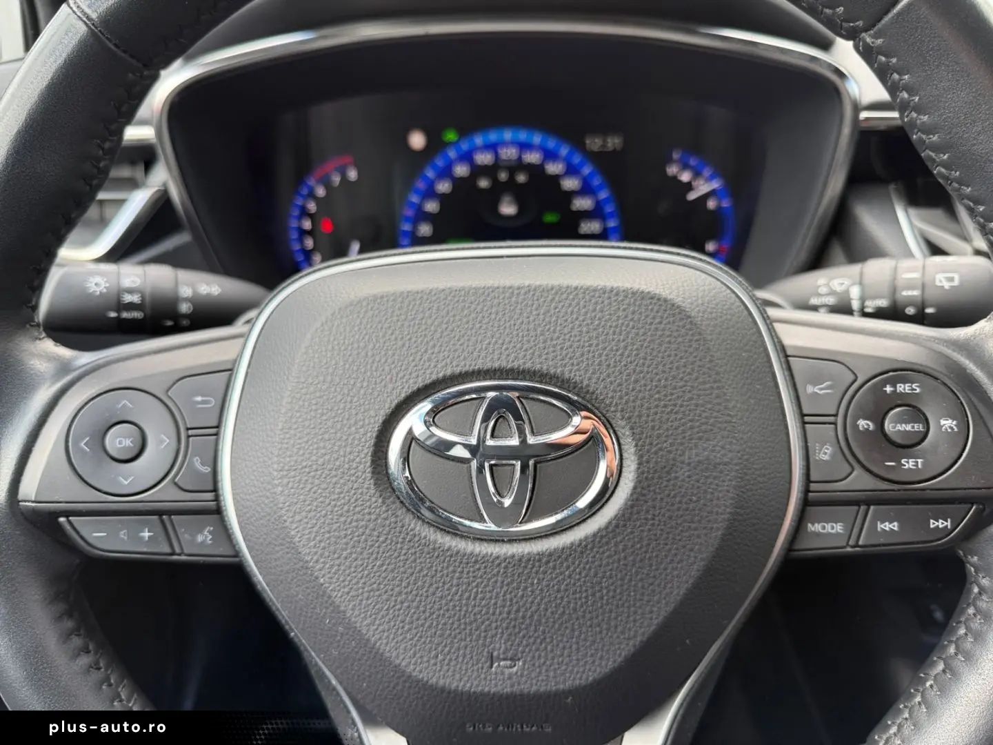 TOYOTA Corolla 2.0 Hybrid TS Team D  Technik Paket SHZ