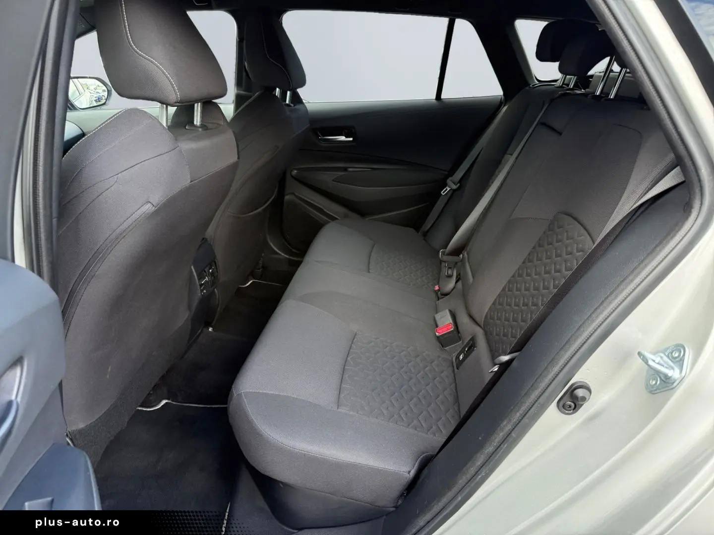TOYOTA Corolla 2.0 Hybrid TS Team D  Technik Paket SHZ