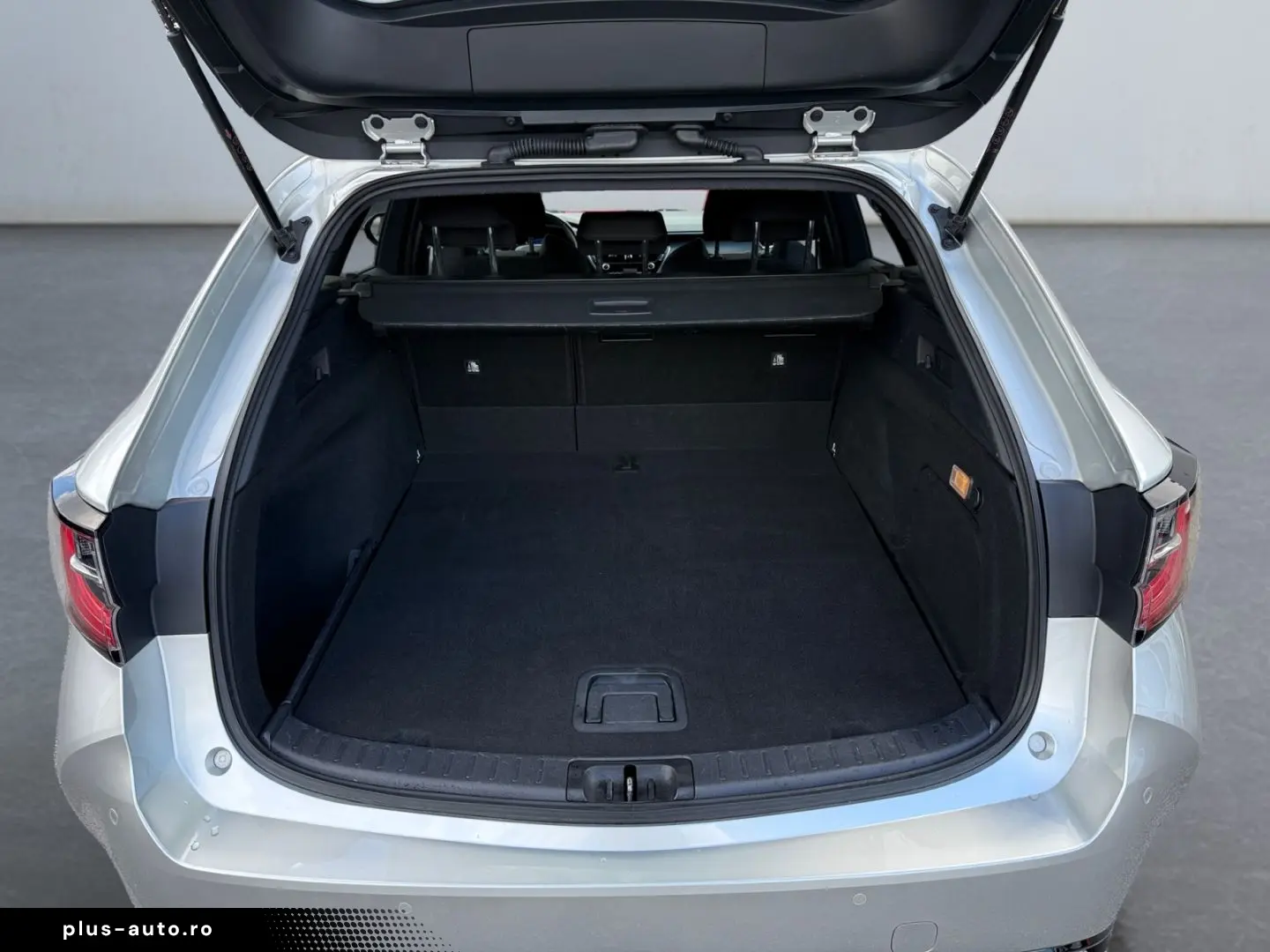 TOYOTA Corolla 2.0 Hybrid TS Team D  Technik Paket SHZ
