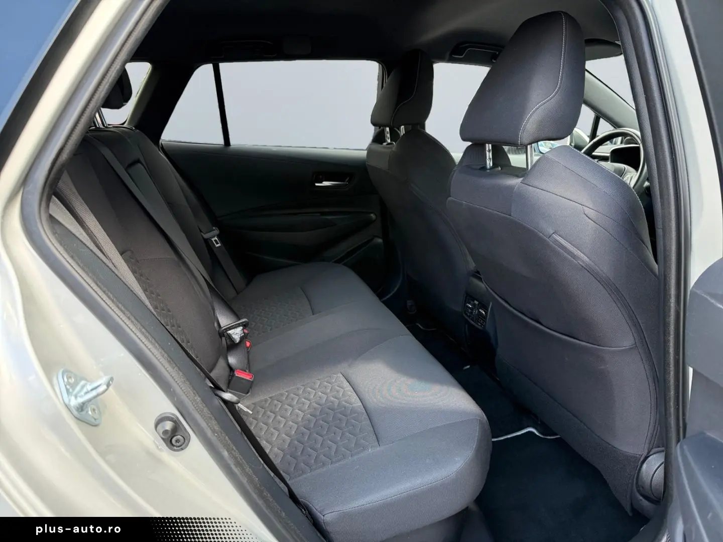TOYOTA Corolla 2.0 Hybrid TS Team D  Technik Paket SHZ