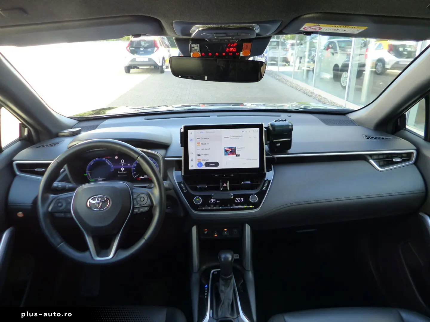 TOYOTA Corolla Cross 2024 — imagine 8