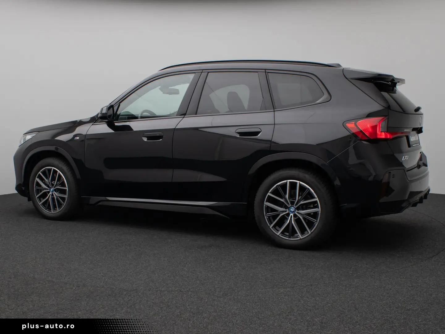 BMW iX1 2023 — imagine 10