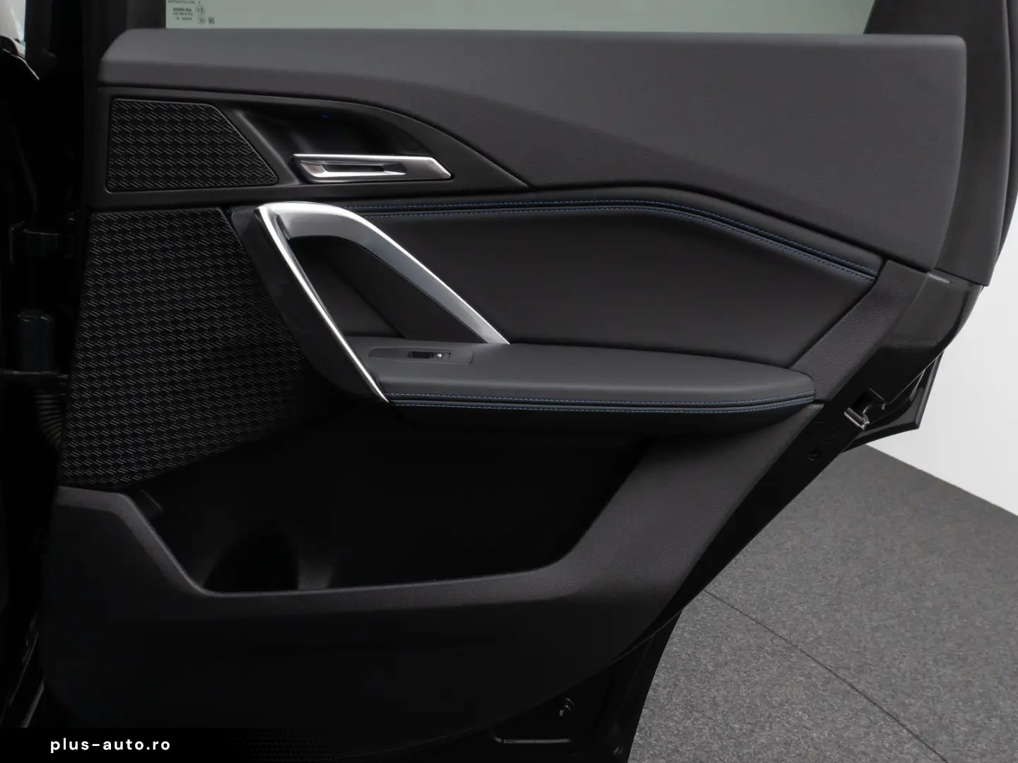 BMW iX1 2023 — imagine 30