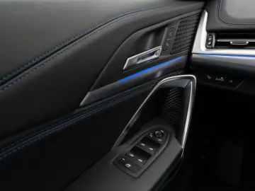 BMW iX1 xD30 M Sport Kamera DAB Komfort Fernlichtass