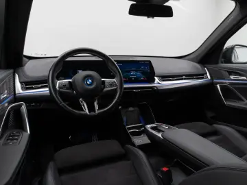 BMW iX1 xD30 M Sport Kamera DAB Komfort Fernlichtass