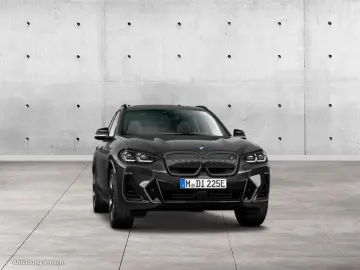 BMW iX3 Impressive Head-up-Display  AHK  Panoramadac