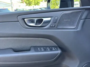VOLVO XC 60 Plus Dark AWD 360