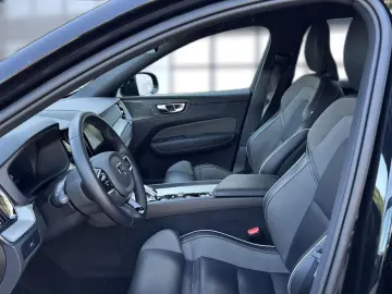 VOLVO XC 60 Plus Dark AWD 360