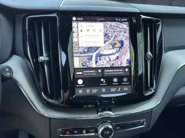 VOLVO XC 60 Plus Dark AWD 360