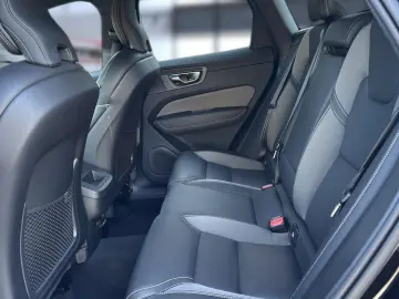 VOLVO XC 60 Plus Dark AWD 360