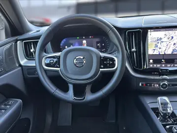 VOLVO XC 60 Plus Dark AWD 360