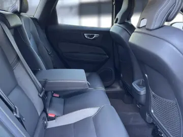 VOLVO XC 60 Plus Dark AWD 360