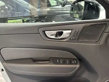 VOLVO XC 60 Plus Dark AWD 360