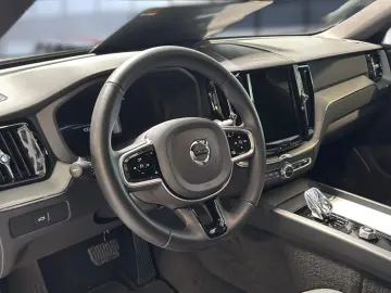 VOLVO XC 60 Plus Dark AWD 360